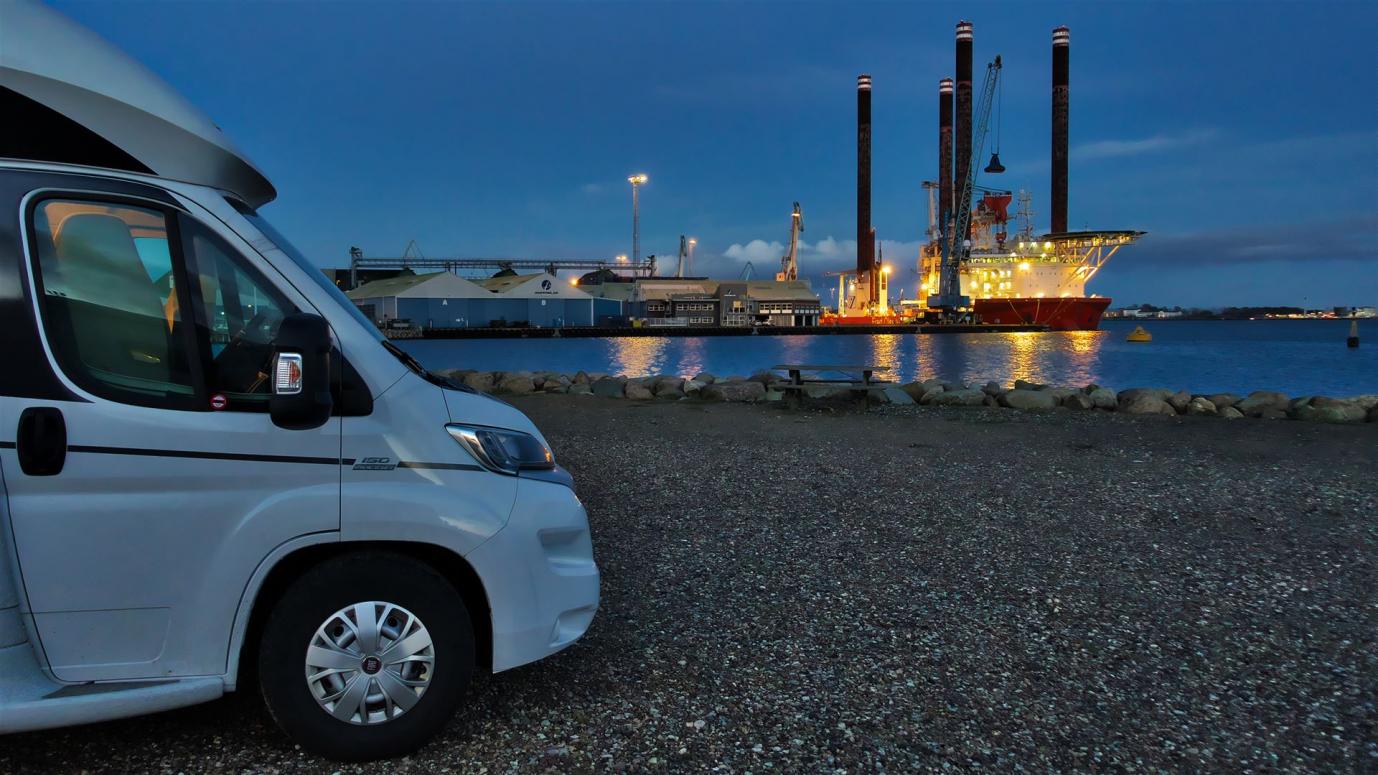 Stellplatz am Hafen - Blick zur Werft