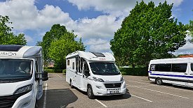 230528-002v Grafenstein (Gråsten) - am Parkplatz etwas außerhalb vom Zentrum