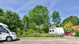 230531-04v Gredstedbro - an der Kirche (leider nur von außen)