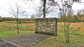 231029-20v Bergen-Belsen -Besuch der Gedenkstätte