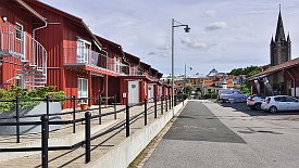 230830-31v Mariestad Hamn - Blick zur Domkirche