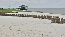 240523-013v Delfzijl - am Stadtstrand