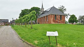 240525-024v Zoutkamp (NL) - an der Kirche 