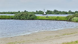 240526-07v Lauwersoog (NL) - Spaziergang am Strand ...