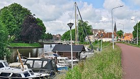 240527-06v Dokkum (NL) - auf dem Weg in die Stadt ...