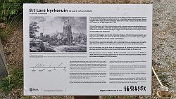 240823-18v Sigtuna - Bummel durch die mittelalterliche Stadt, Reste (Ruine) einer Kirche