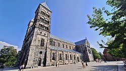 240904-21v Lund - an der Domkirche zu Lund 